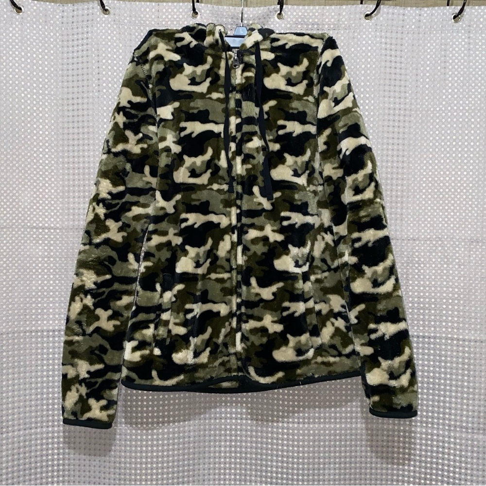 Size medium No Boundaries camo jacket.
